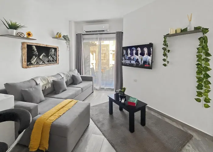 3br 2ba Retreat With Four Pools Gym And Onsite Dining Close To El Gouna *